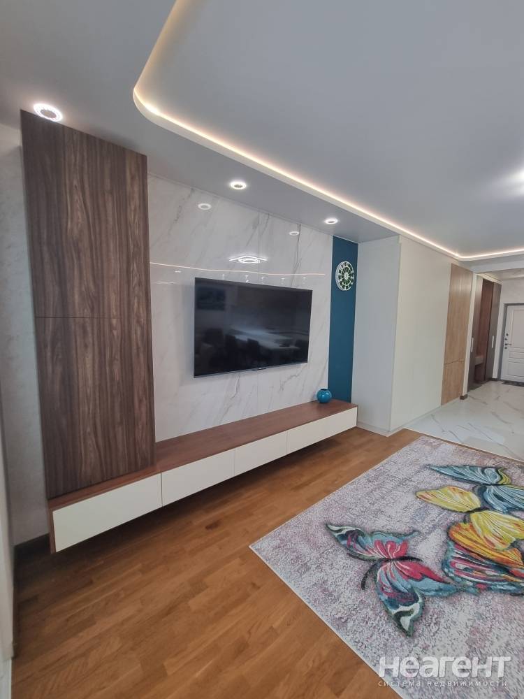 Продается 1-комнатная квартира, 43 м²