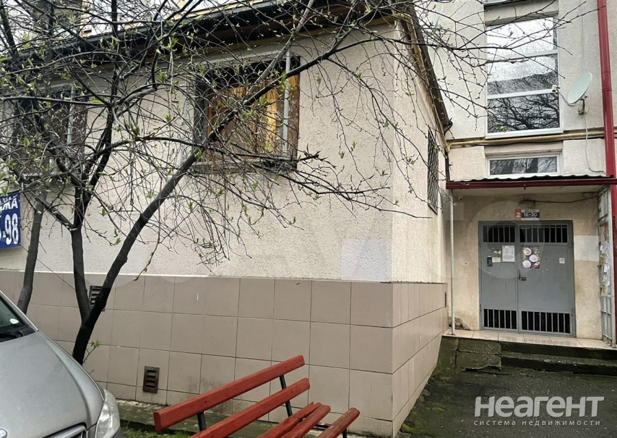 Продается Многокомнатная квартира, 100 м²