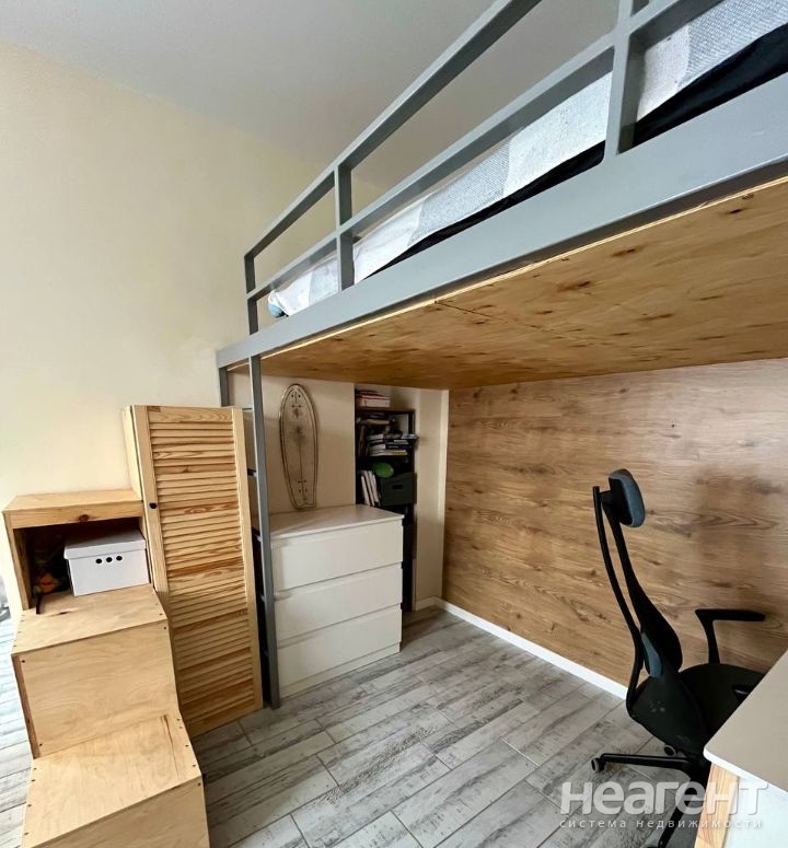 Продается 1-комнатная квартира, 32 м²