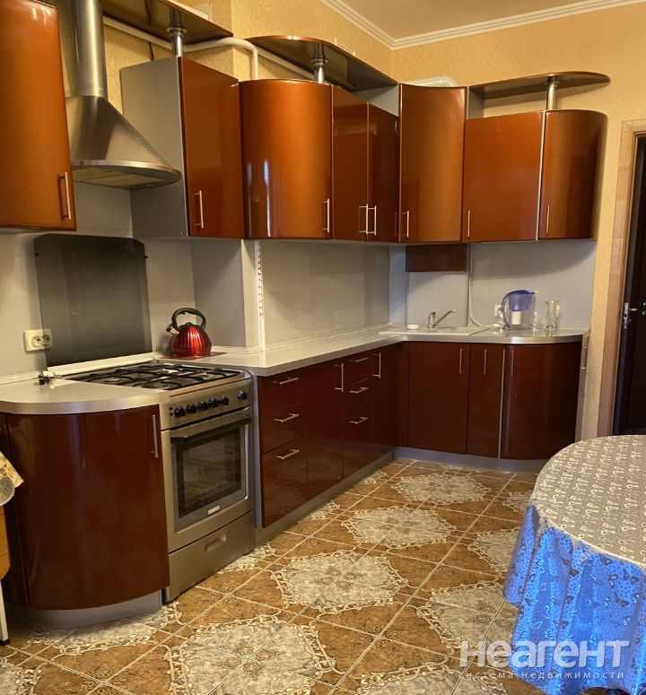 Продается Многокомнатная квартира, 81 м²