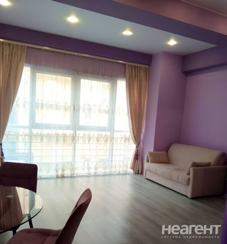 Продается 1-комнатная квартира, 32 м²