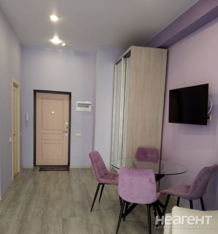 Продается 1-комнатная квартира, 32 м²