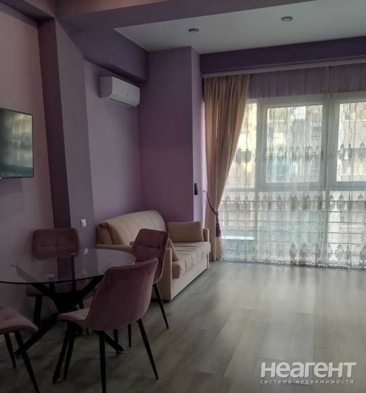 Продается 1-комнатная квартира, 32 м²