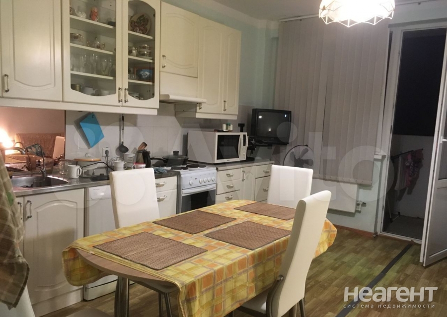 Продается 1-комнатная квартира, 60 м²