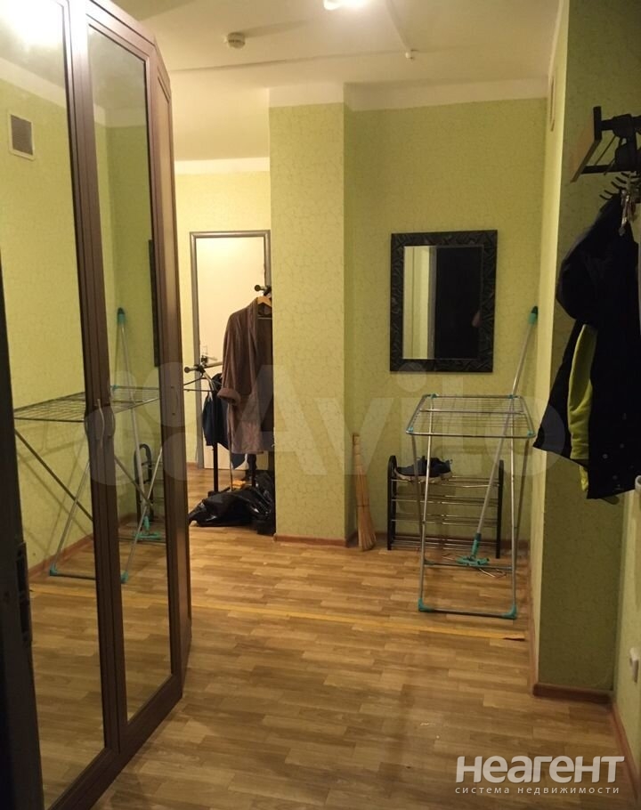 Продается 1-комнатная квартира, 60 м²