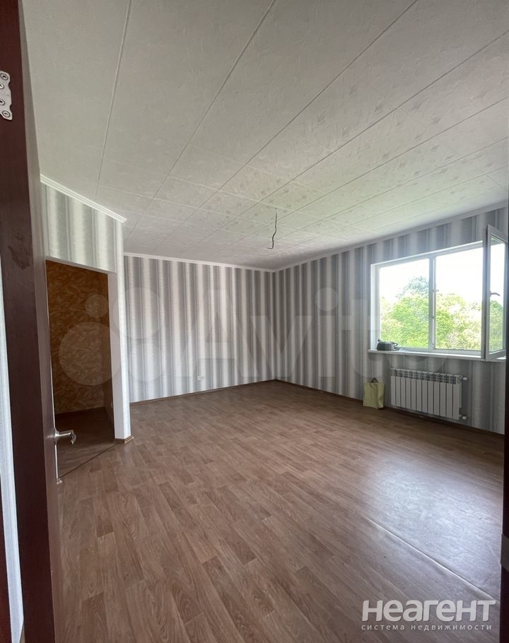 Продается 1-комнатная квартира, 43 м²