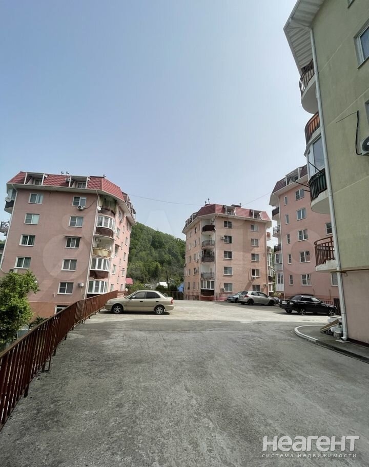 Продается 1-комнатная квартира, 43 м²