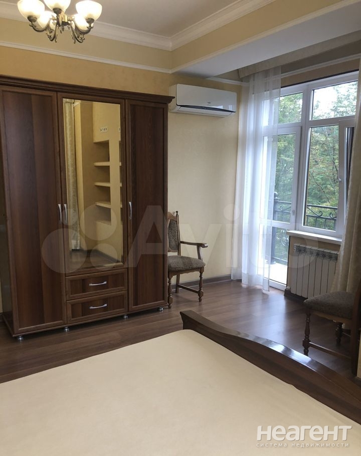 Продается Многокомнатная квартира, 93 м²