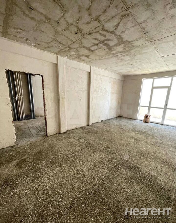 Продается 1-комнатная квартира, 61 м²