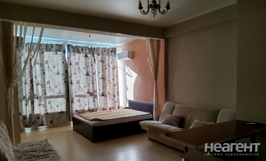 Сдается 1-комнатная квартира, 45 м²