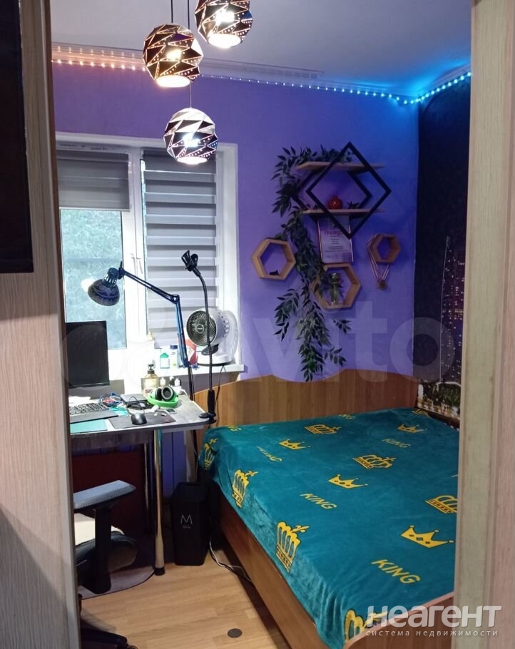 Продается 3-х комнатная квартира, 40,6 м²