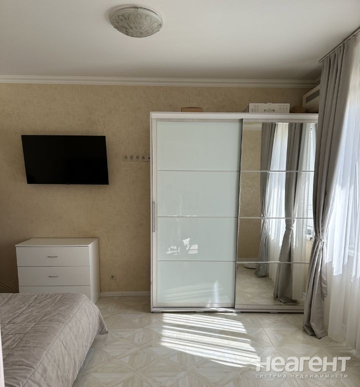 Продается 1-комнатная квартира, 35 м²