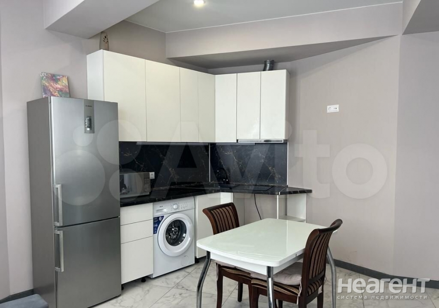 Продается 1-комнатная квартира, 52 м²