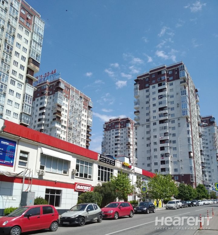 Продается 1-комнатная квартира, 43,8 м²