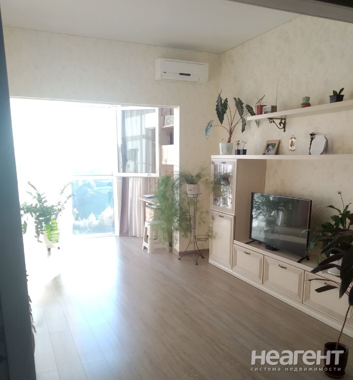 Продается 1-комнатная квартира, 43,8 м²