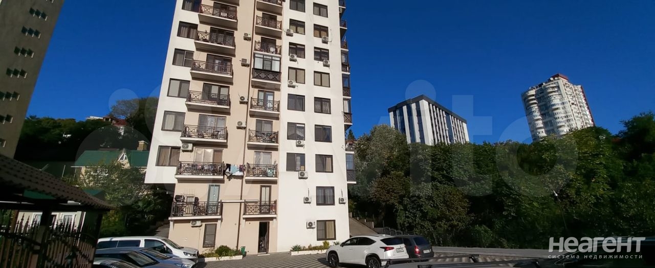 Продается 1-комнатная квартира, 42 м²