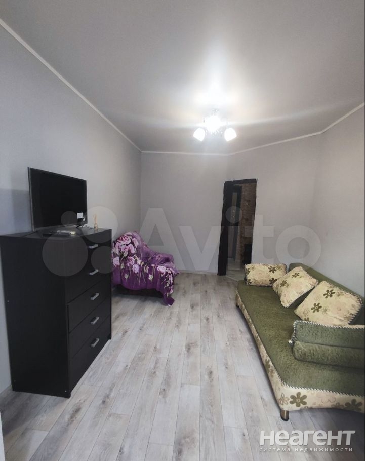 Продается 1-комнатная квартира, 35,9 м²