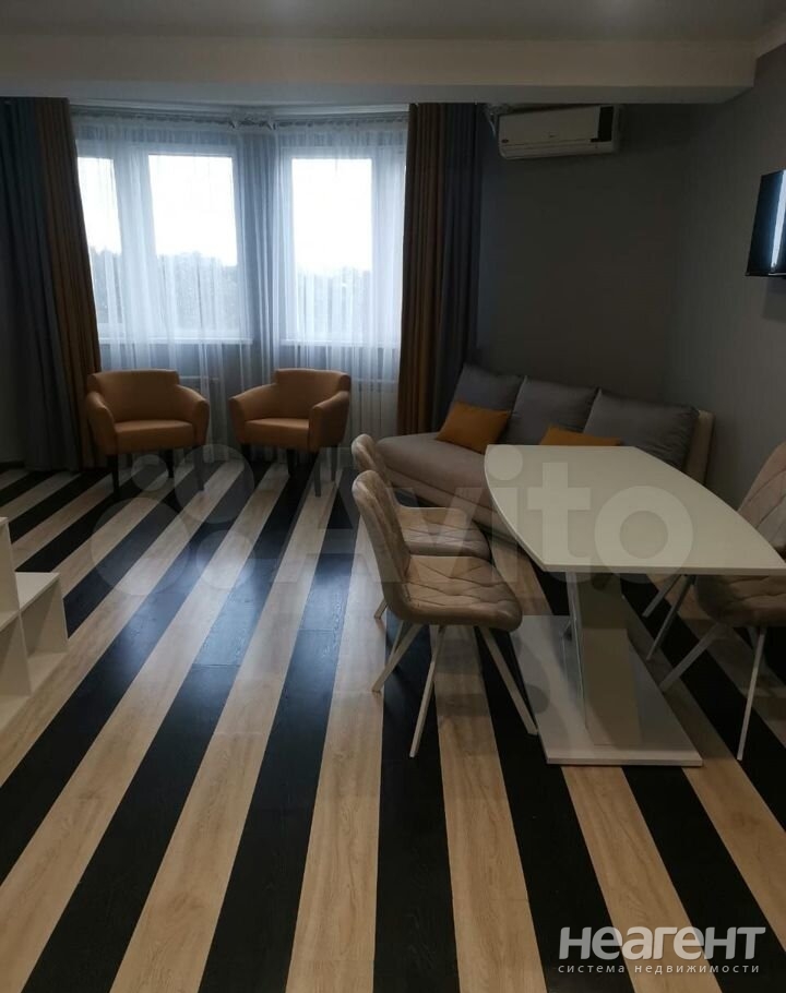 Продается 1-комнатная квартира, 45 м²