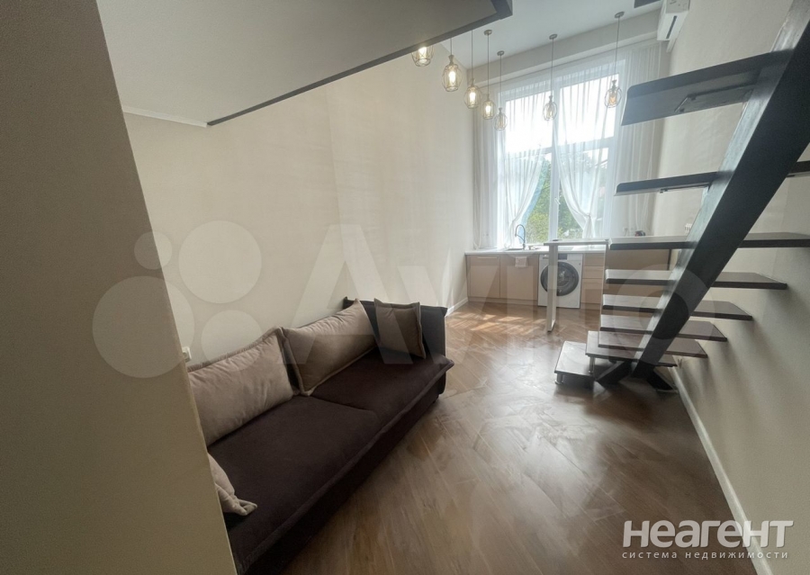 Продается 1-комнатная квартира, 35 м²