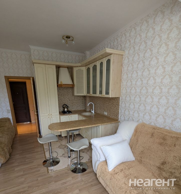 Продается 1-комнатная квартира, 28,4 м²