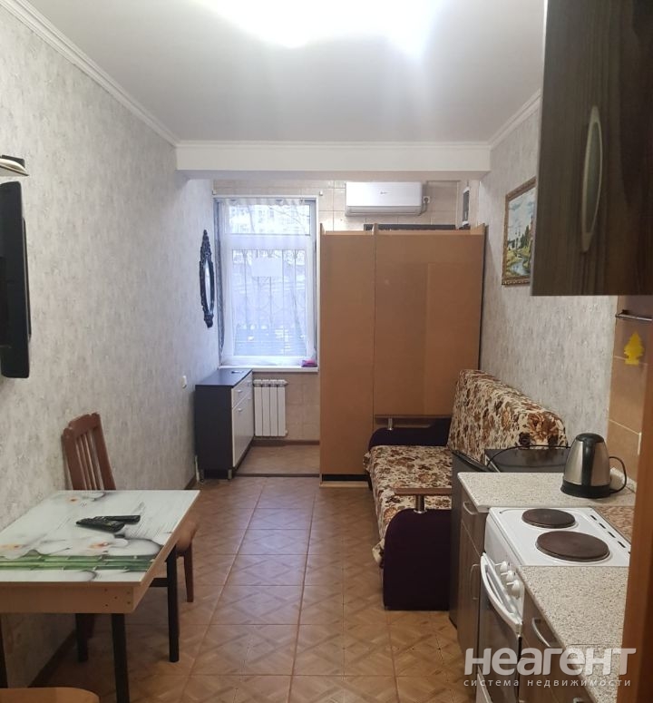 Продается 1-комнатная квартира, 18 м²