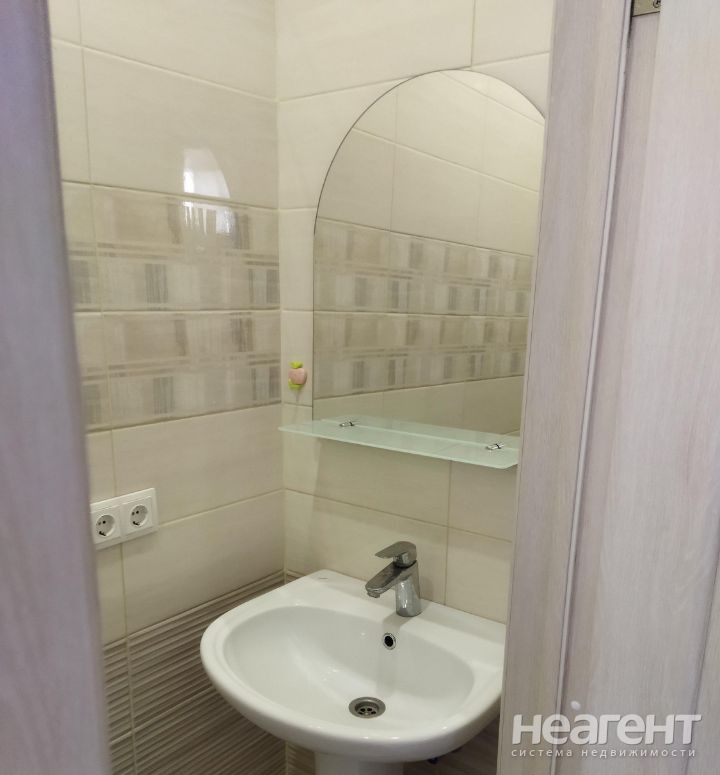 Продается 1-комнатная квартира, 46 м²