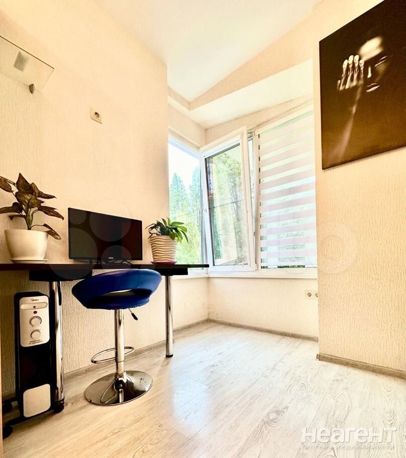 Продается 1-комнатная квартира, 20 м²