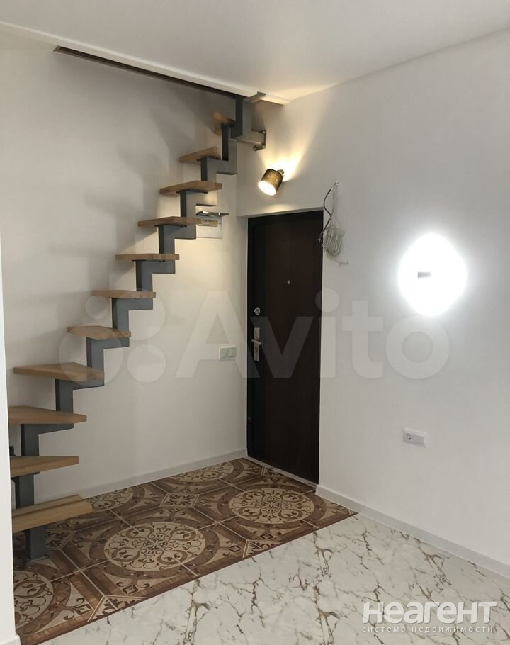 Продается 1-комнатная квартира, 32 м²