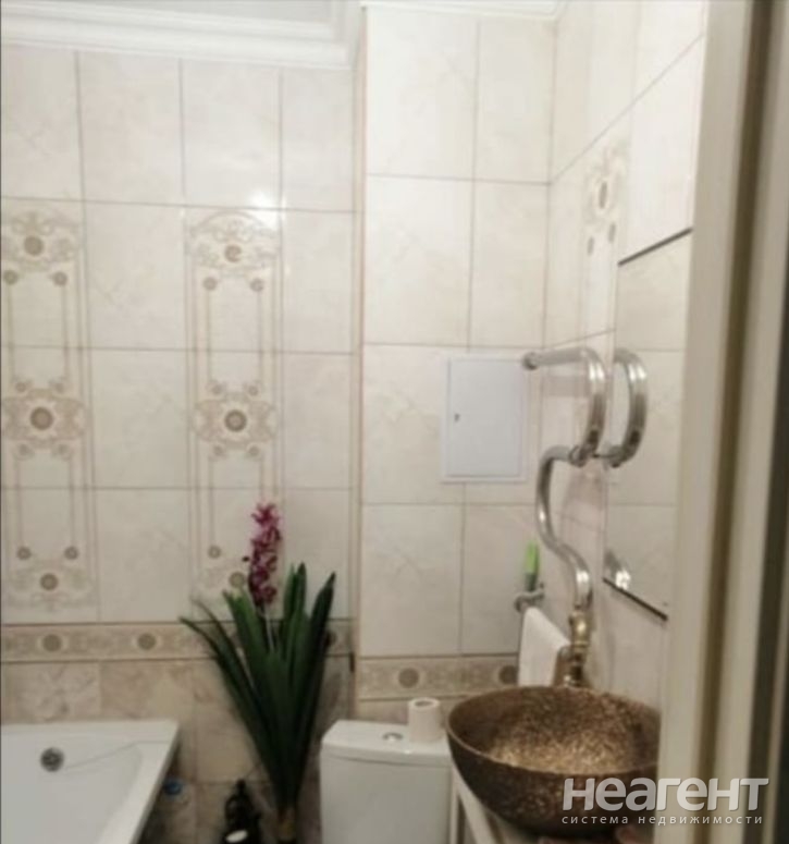 Продается 1-комнатная квартира, 37,5 м²