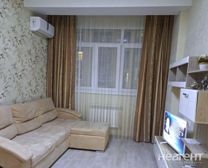 Продается 1-комнатная квартира, 38 м²