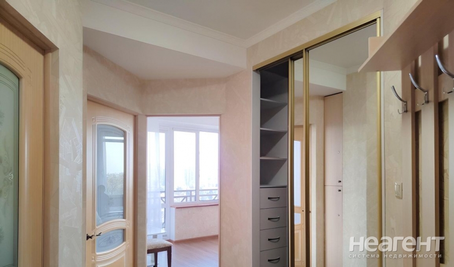 Продается 1-комнатная квартира, 41 м²