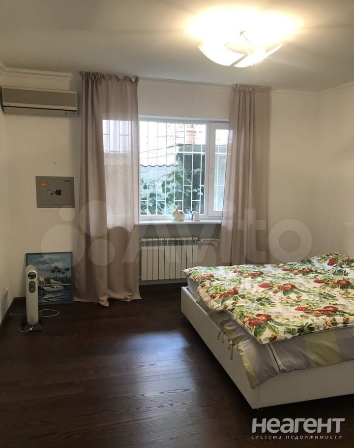 Продается 3-х комнатная квартира, 144 м²