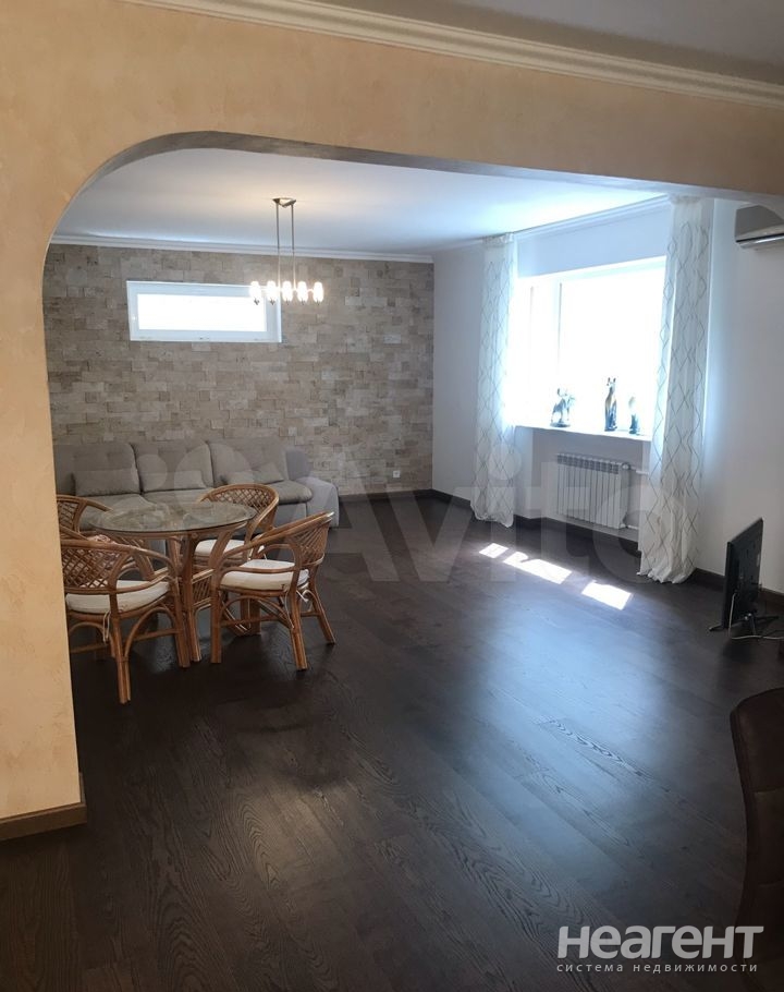 Продается 3-х комнатная квартира, 144 м²