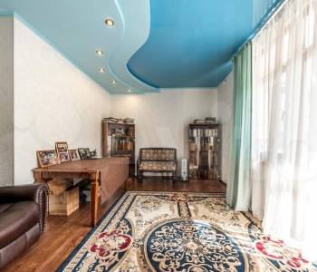 Продается Многокомнатная квартира, 185,4 м²