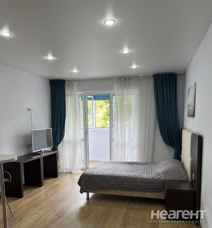 Продается 1-комнатная квартира, 35 м²