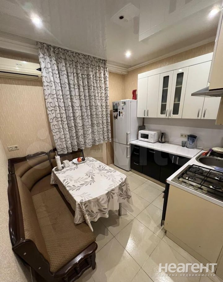 Продается 1-комнатная квартира, 40 м²