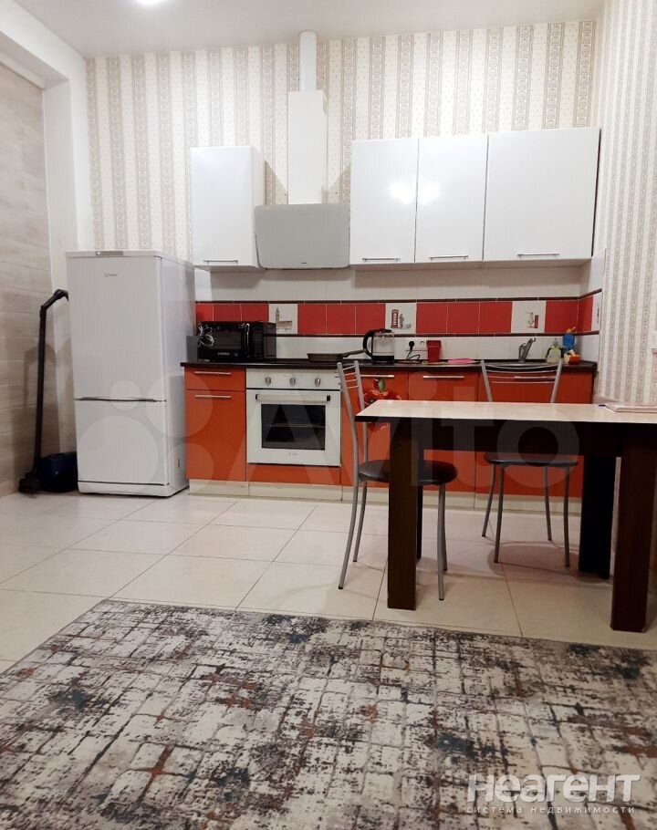 Продается 1-комнатная квартира, 32 м²