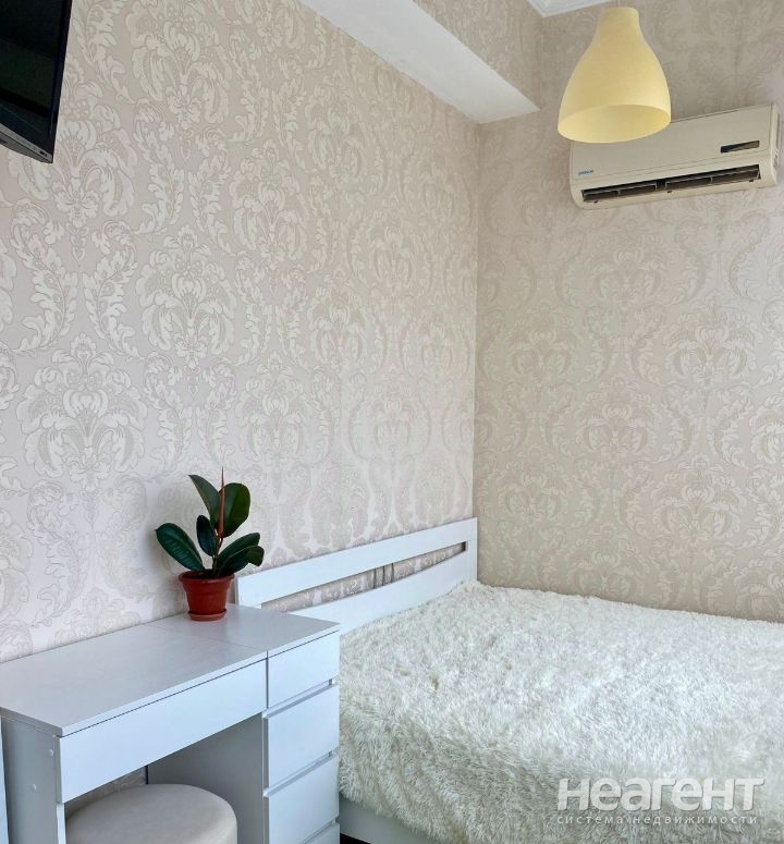 Продается 1-комнатная квартира, 36 м²