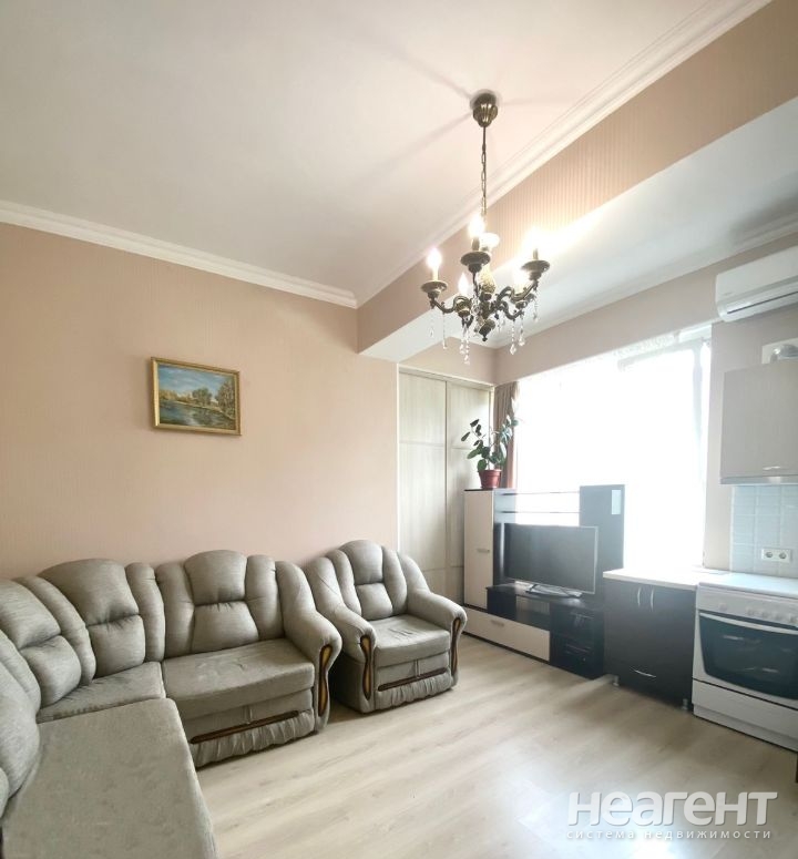 Продается 1-комнатная квартира, 36 м²