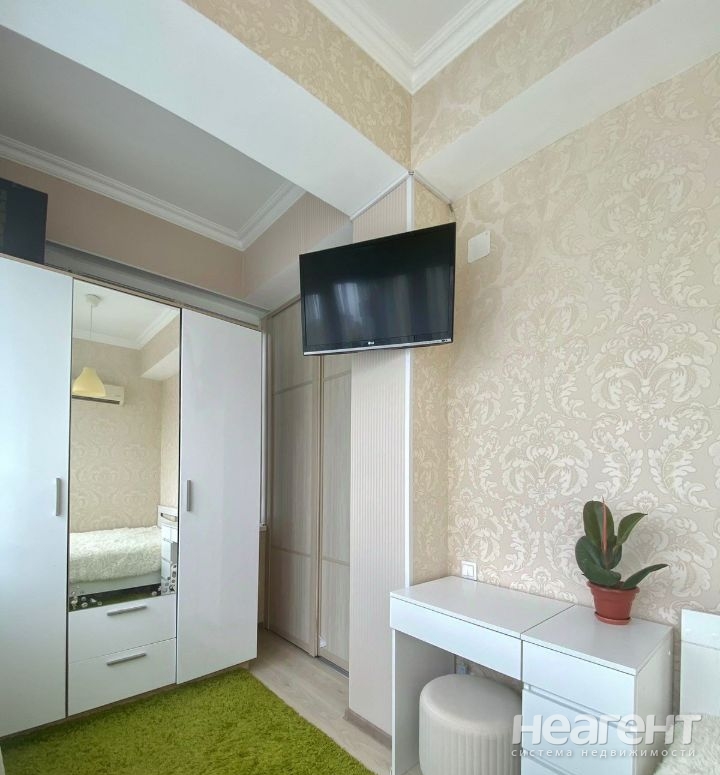 Продается 1-комнатная квартира, 36 м²