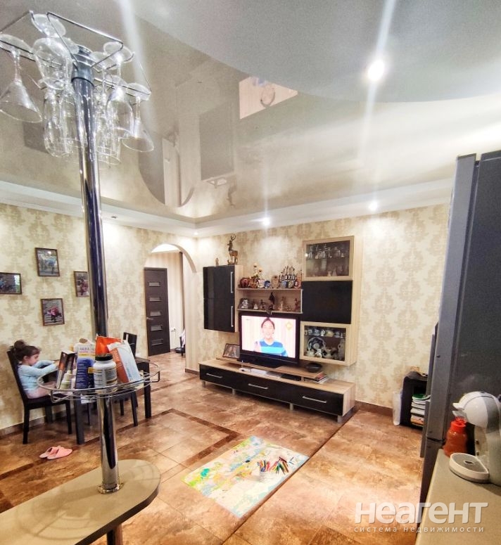 Продается Многокомнатная квартира, 140 м²