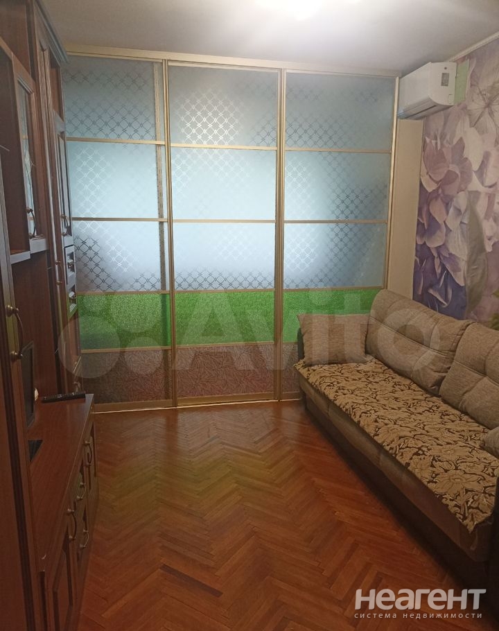 Продается 1-комнатная квартира, 32 м²