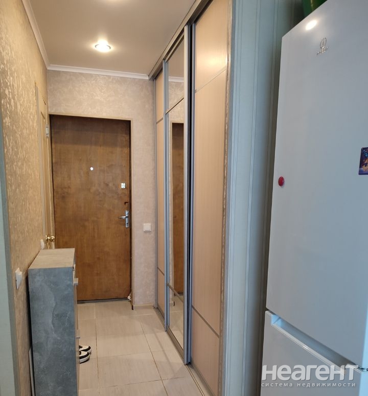 Продается 1-комнатная квартира, 18 м²