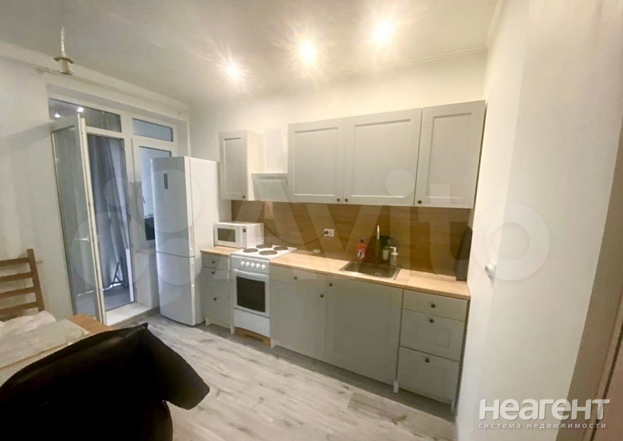 Сдается 1-комнатная квартира, 42 м²