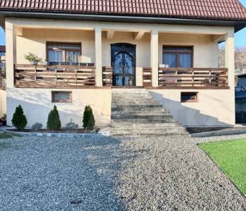 Продается Дом, 180 м²