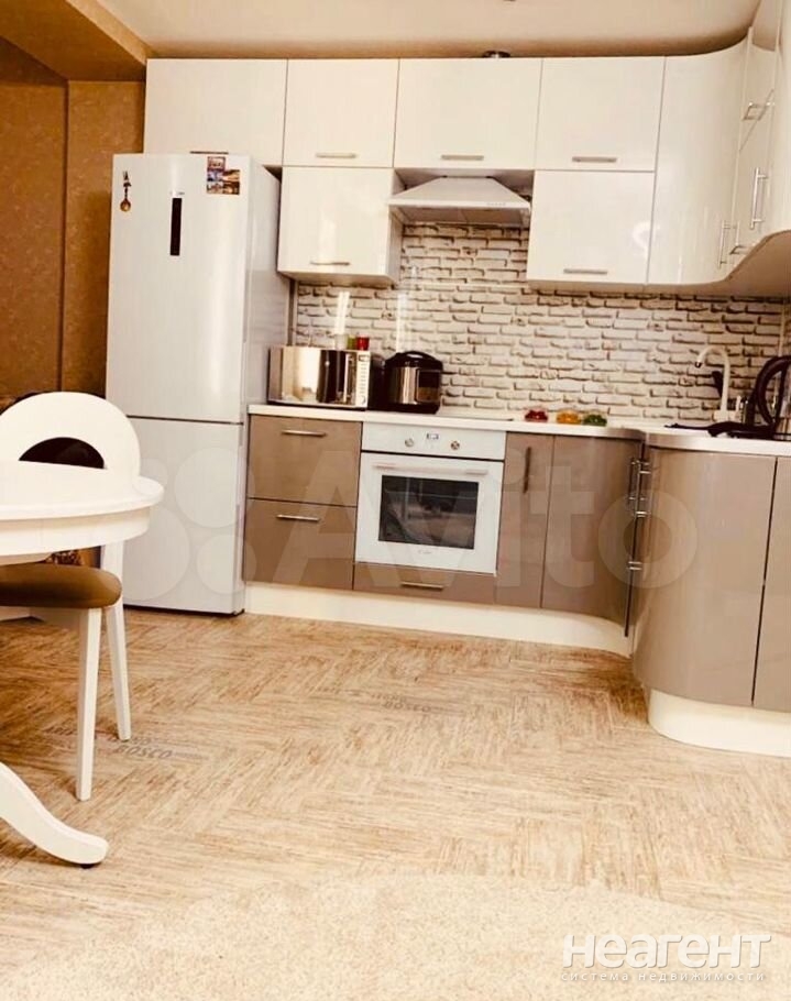 Продается 1-комнатная квартира, 38 м²