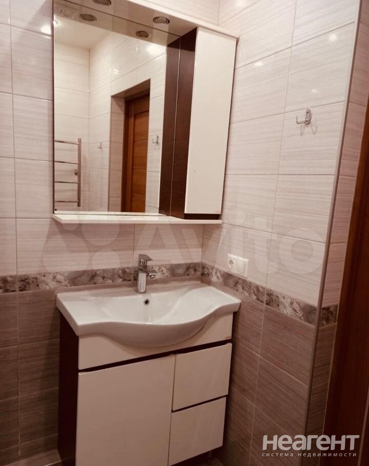 Продается 1-комнатная квартира, 38 м²