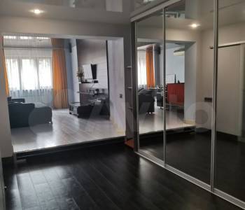 Продается 3-х комнатная квартира, 107 м²