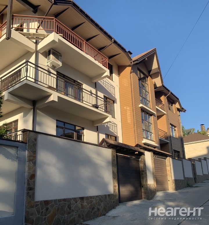 Продается 3-х комнатная квартира, 119 м²