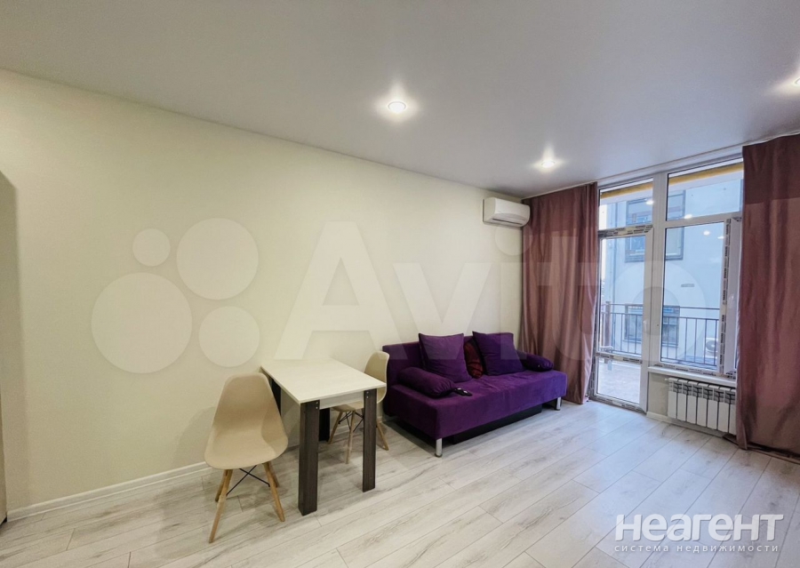 Продается 1-комнатная квартира, 38 м²